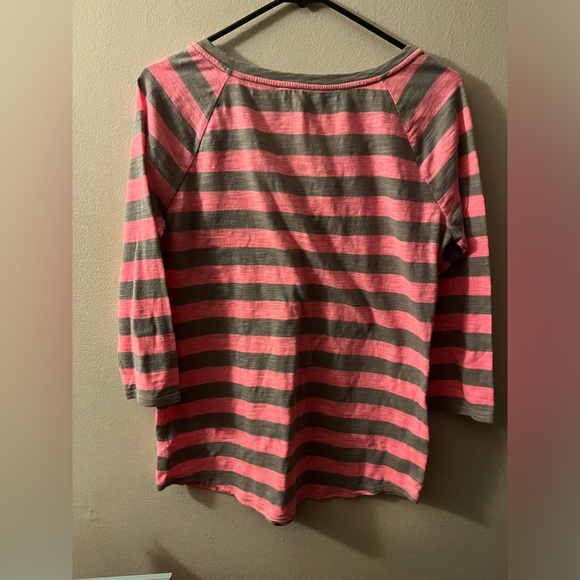 Ladies Top - Picture 2 of 3